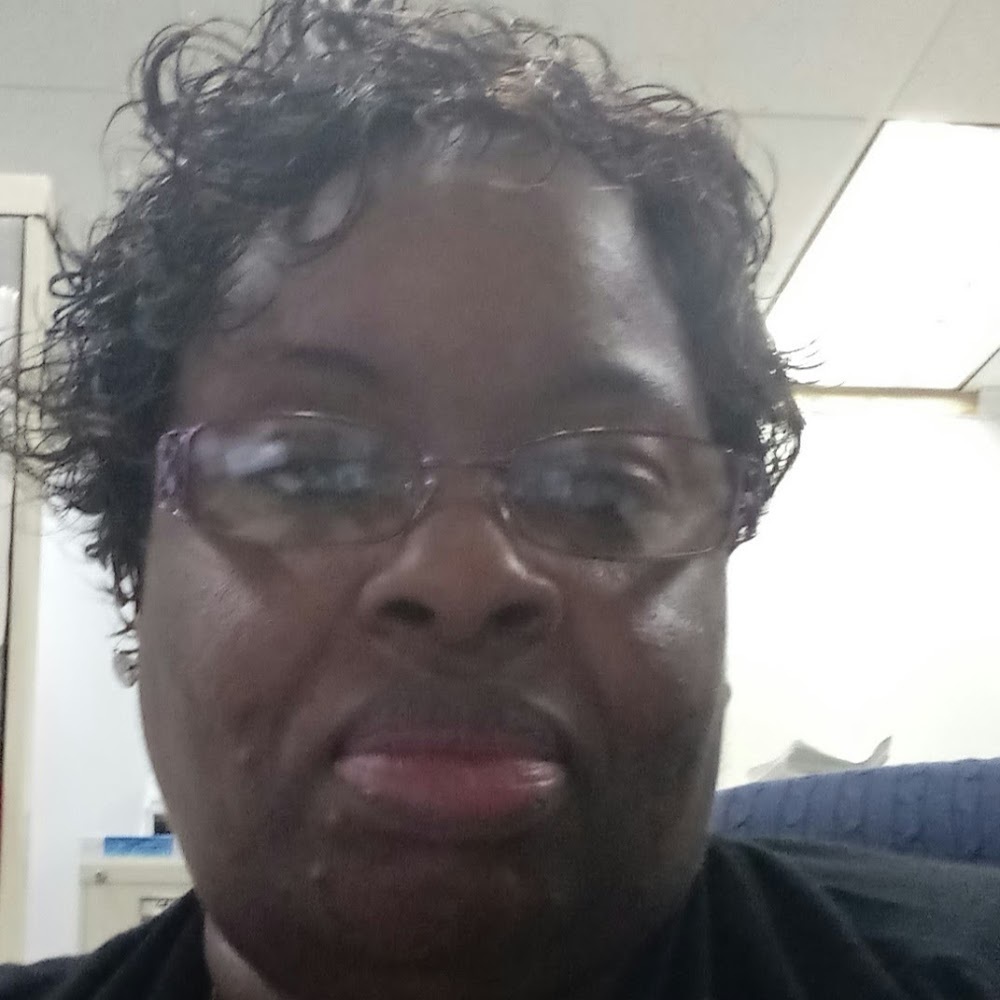 Meet your Posher, Pecolla